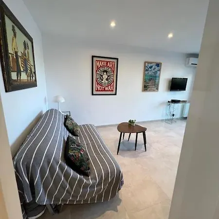 Apartamento Beautiful Juan Les Pins Studio Apt With Pool Access Antibes