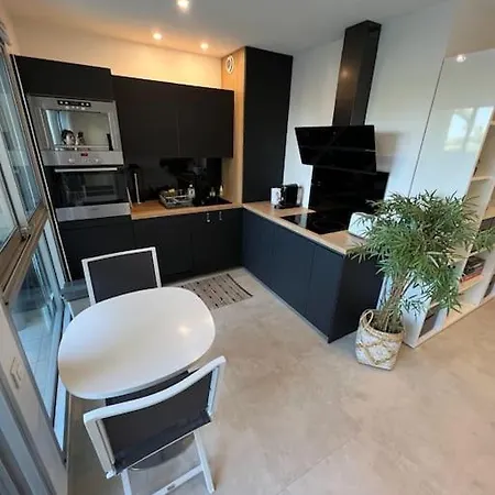 شقة Beautiful Juan Les Pins Studio Apt With Pool Access أنتيب