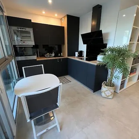 Beautiful Juan Les Pins Studio Apt With Pool Access * أنتيب